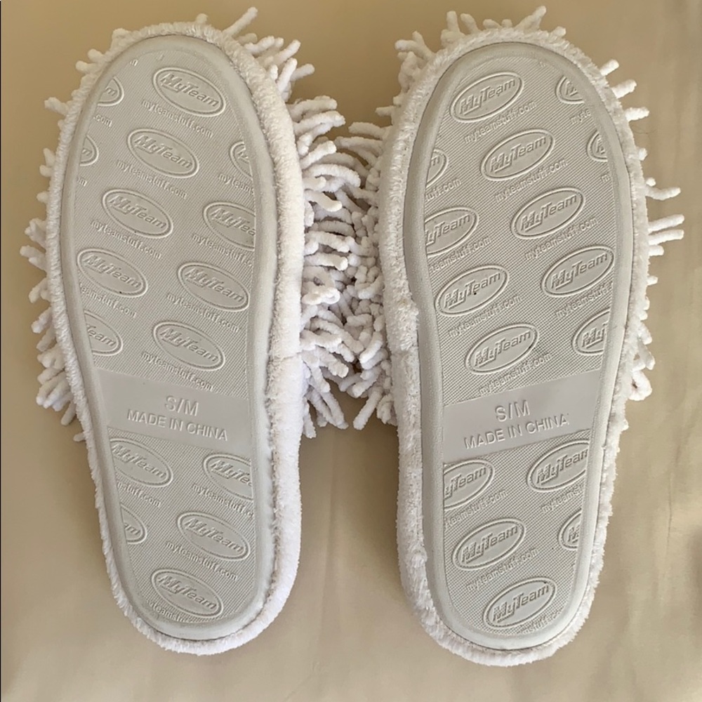 Slippers - Picture 2 of 3